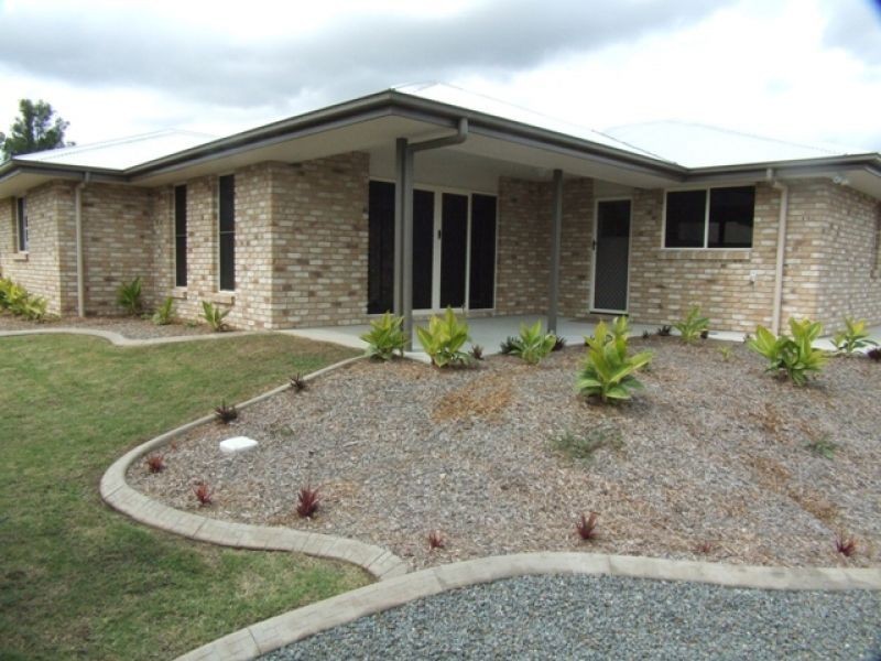 9 Decker Place, Southside QLD 4570