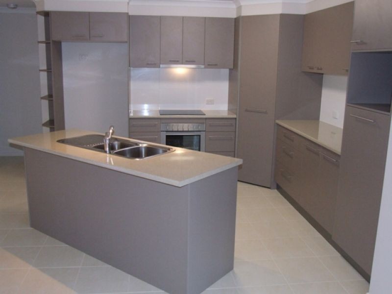 9 Decker Place, Southside QLD 4570