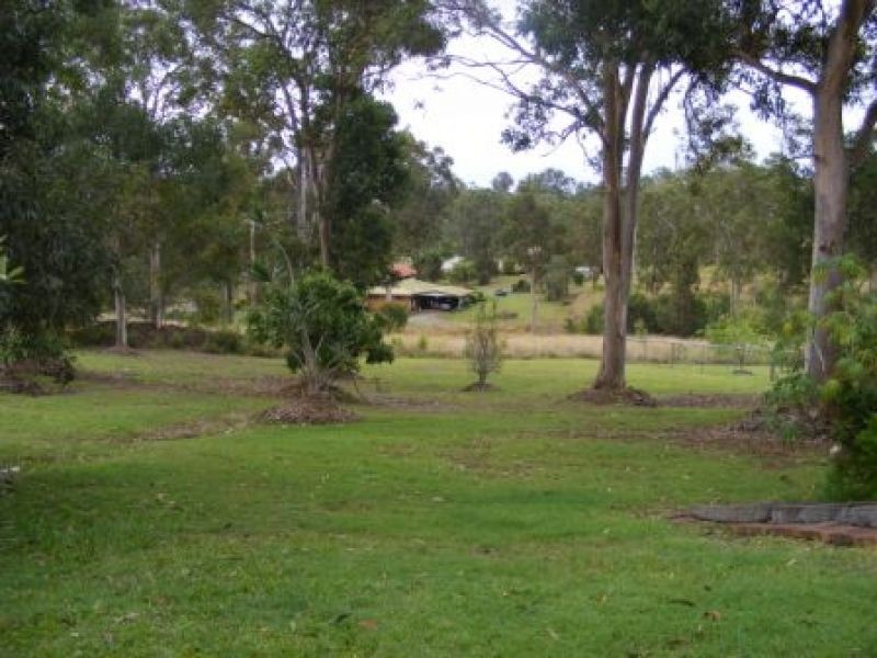 14 Australia Drive, Southside QLD 4570