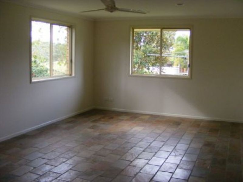 14 Australia Drive, Southside QLD 4570