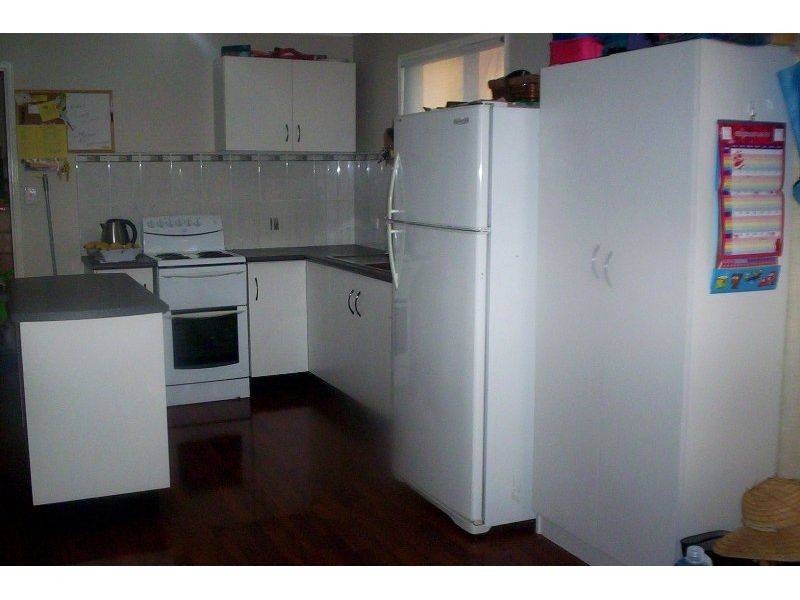 8 Andrews Road, Woolooga QLD 4570