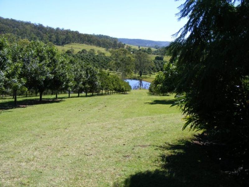 14 Meadows Lane, Chatsworth QLD 4570
