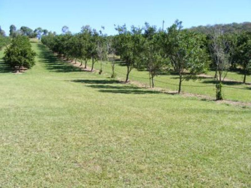 14 Meadows Lane, Chatsworth QLD 4570