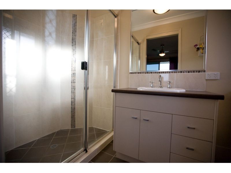 3 Archer Court, Southside QLD 4570