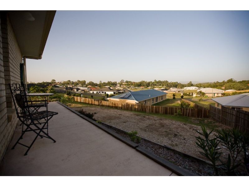 3 Archer Court, Southside QLD 4570