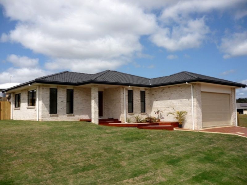 2 Chairmans Close, Jones Hill QLD 4570