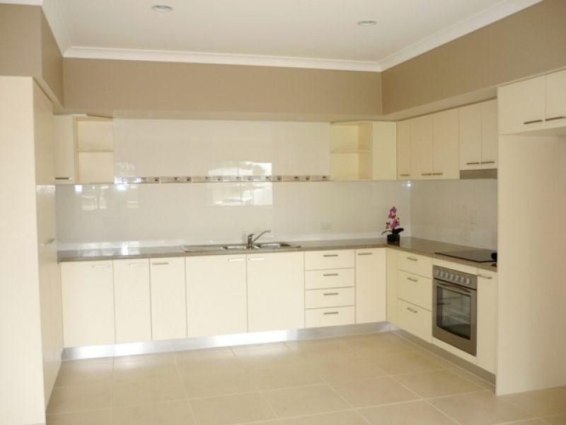 2 Chairmans Close, Jones Hill QLD 4570