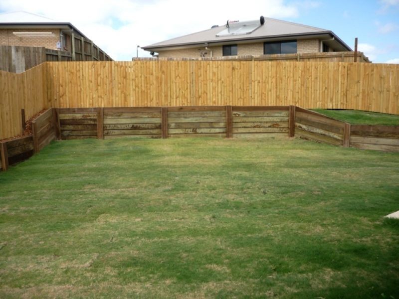 2 Chairmans Close, Jones Hill QLD 4570