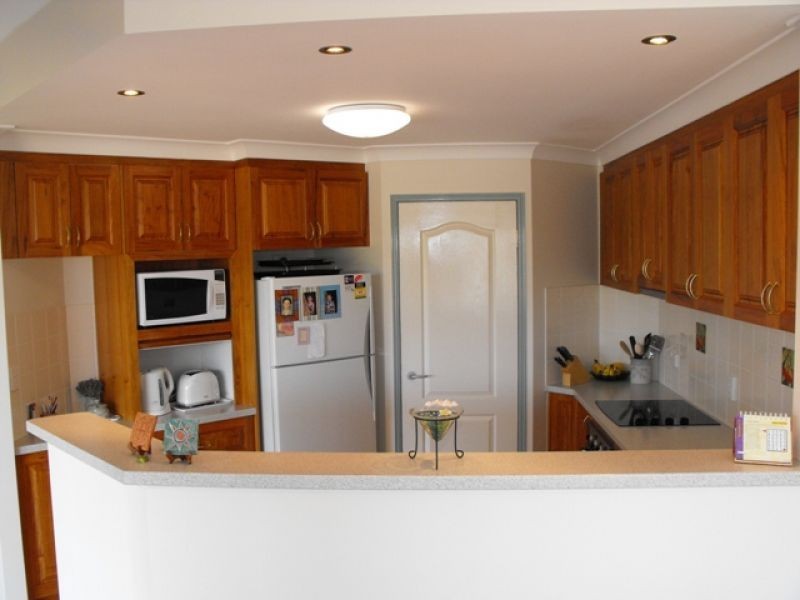 8 Deakin Court, Southside QLD 4570