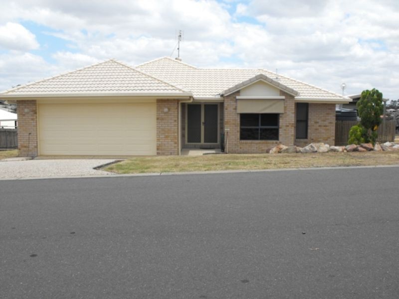 15 Decker Place, Southside QLD 4570