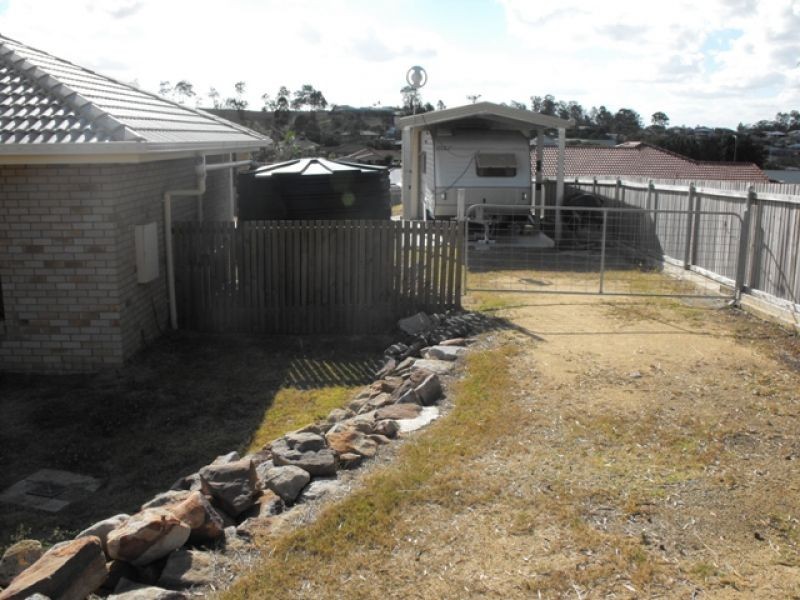 15 Decker Place, Southside QLD 4570