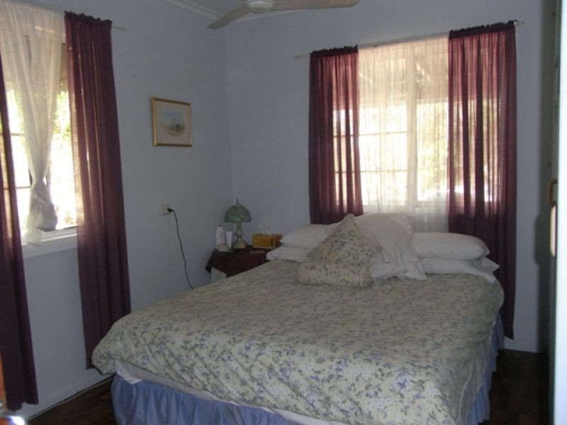 288 McIntosh Creek Road, Jones Hill QLD 4570