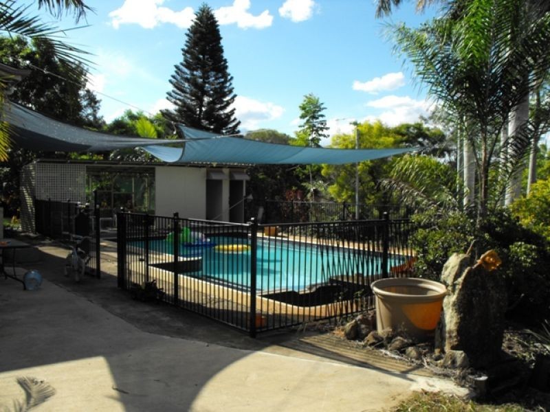 Mcintosh Creek QLD 4570