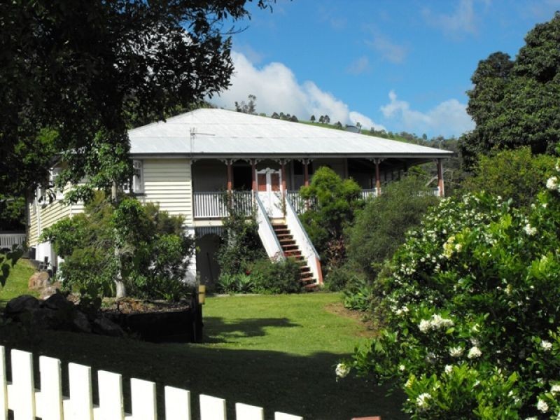 184 Robinson Road, Calico Creek QLD 4570