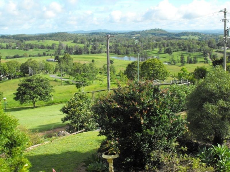 184 Robinson Road, Calico Creek QLD 4570