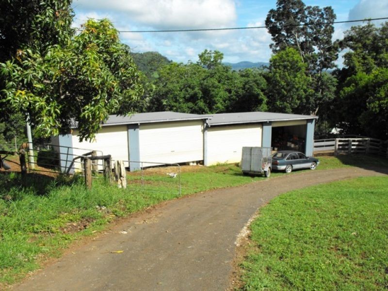 184 Robinson Road, Calico Creek QLD 4570