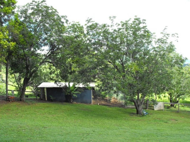 184 Robinson Road, Calico Creek QLD 4570