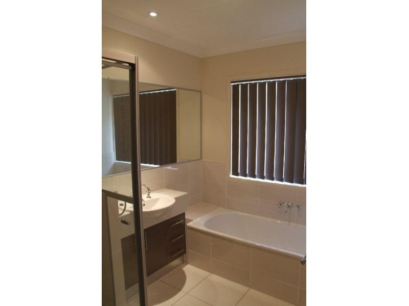 85 Gympie View Drive, Southside QLD 4570