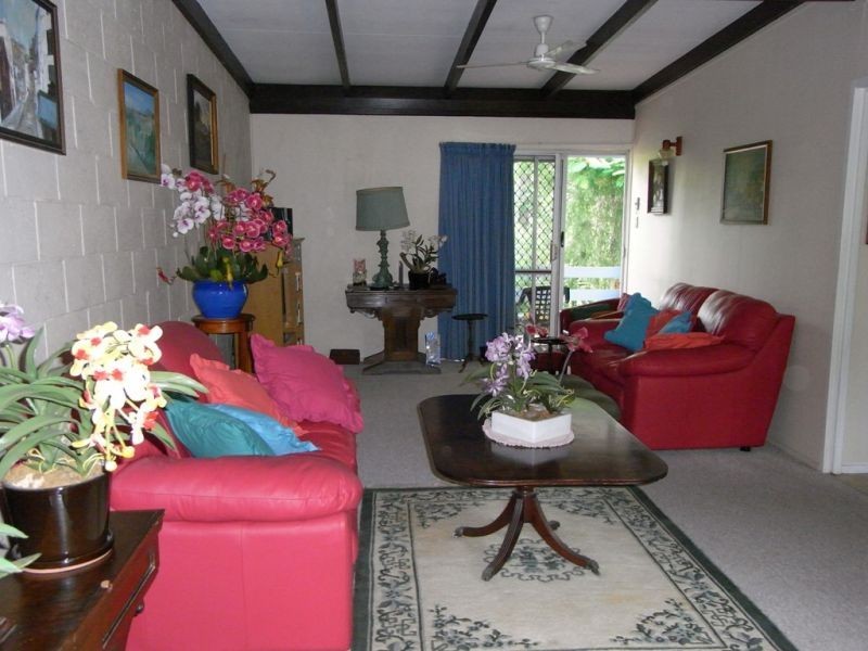 1 Barton Road, Victory Heights QLD 4570