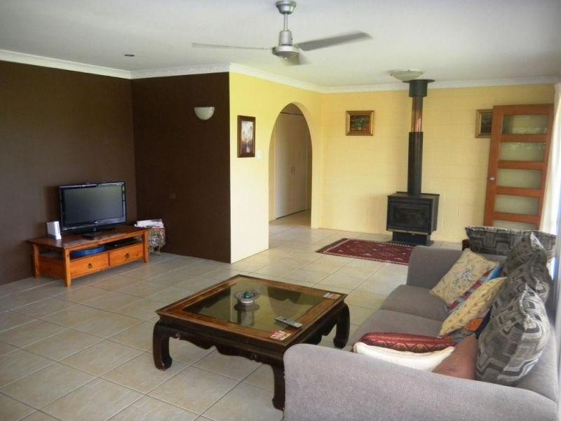 281 Old Goomboorian Road, Veteran QLD 4570