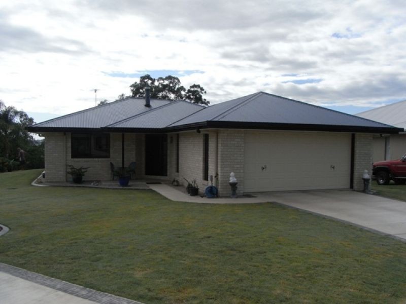 12 Suncrest Court, Southside QLD 4570