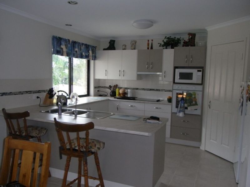 12 Suncrest Court, Southside QLD 4570