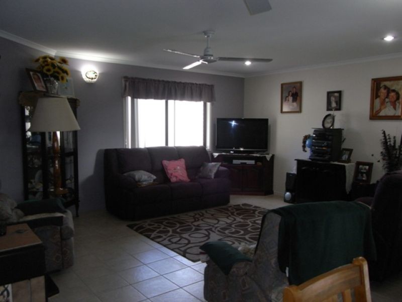 12 Suncrest Court, Southside QLD 4570