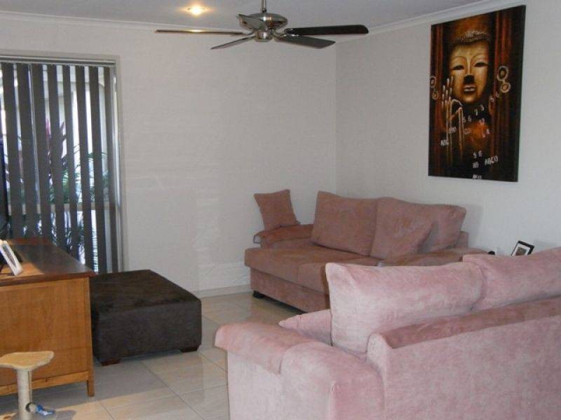 5 Archer Court, Southside QLD 4570