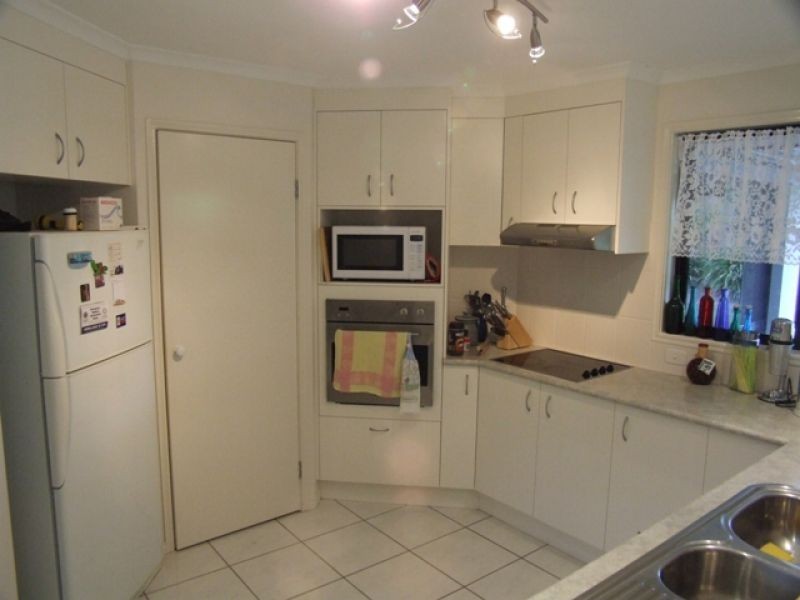 6 Lapis Court, Southside QLD 4570