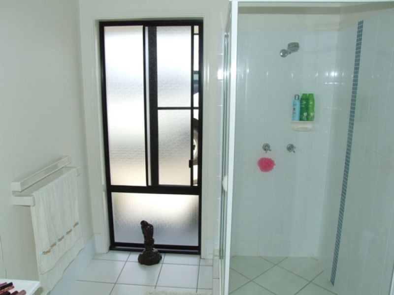 6 Lapis Court, Southside QLD 4570