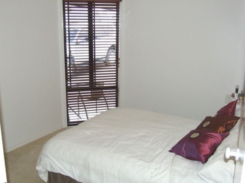 6 Lapis Court, Southside QLD 4570