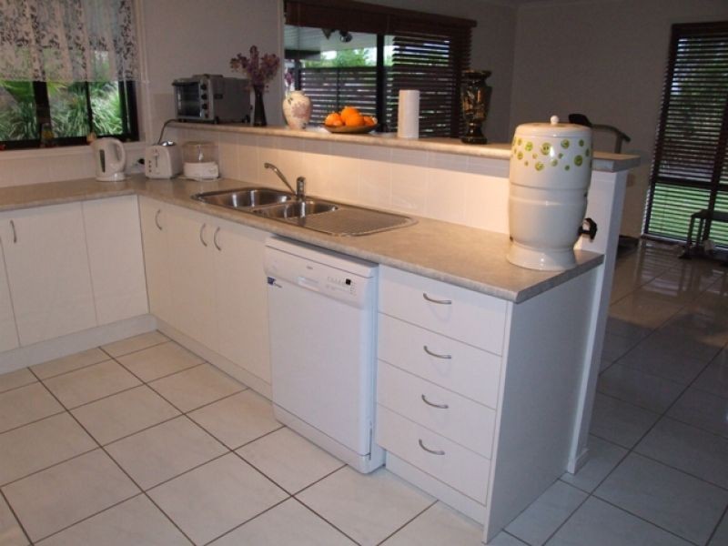 6 Lapis Court, Southside QLD 4570