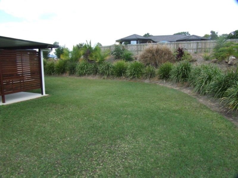 6 Lapis Court, Southside QLD 4570