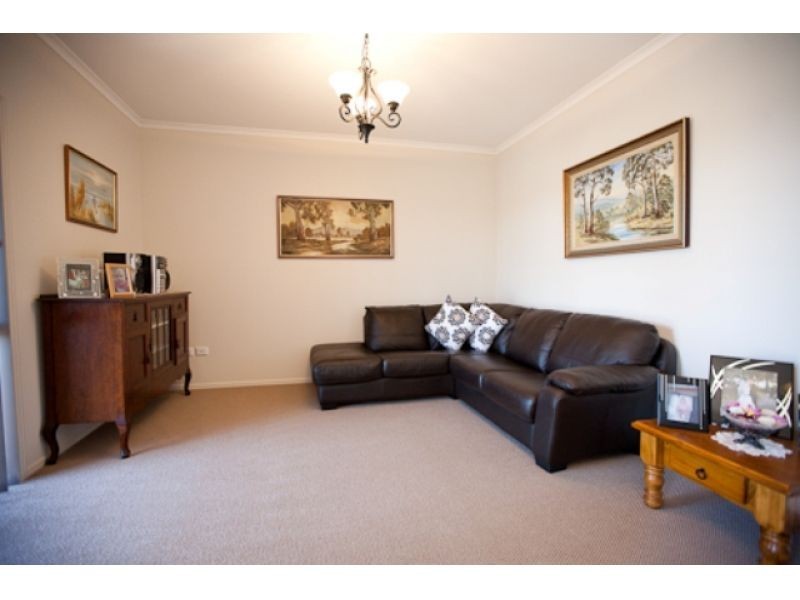 3 Oxley Court, Southside QLD 4570