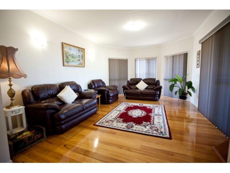 3 Oxley Court, Southside QLD 4570