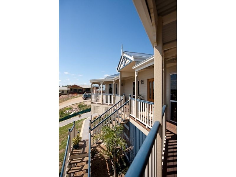 3 Oxley Court, Southside QLD 4570