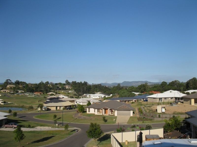 3 Oxley Court, Southside QLD 4570