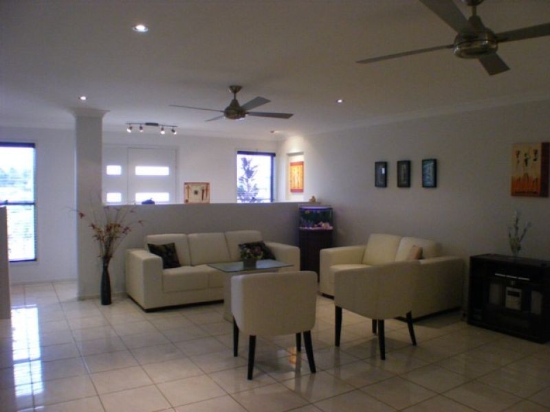 1 Moreton Court, Southside QLD 4570