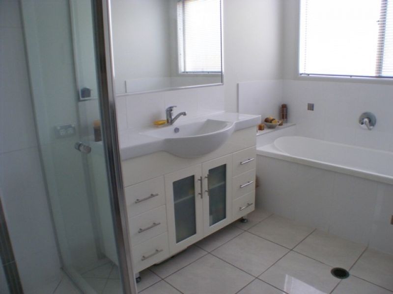 1 Moreton Court, Southside QLD 4570