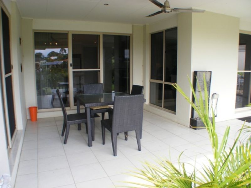 1 Moreton Court, Southside QLD 4570