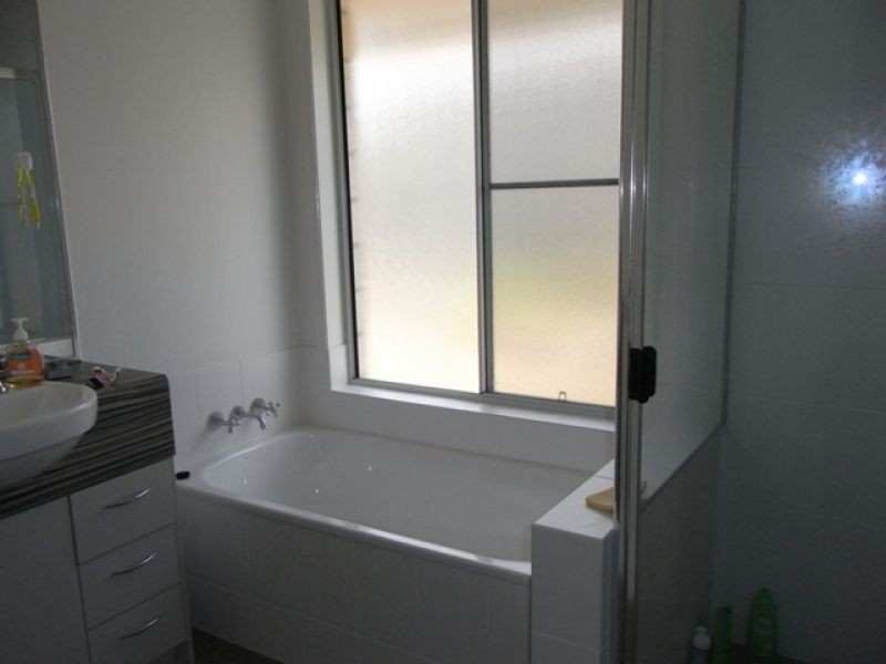 82 Gympie View Drive, Southside QLD 4570