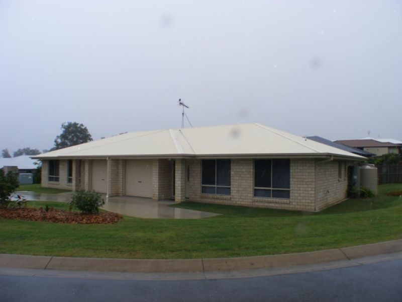 5B Vista Close, Southside QLD 4570