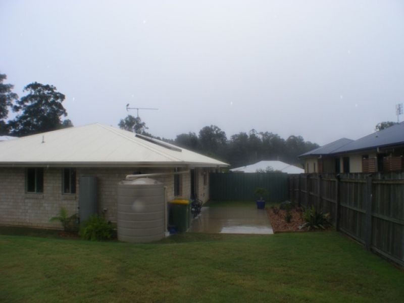 5B Vista Close, Southside QLD 4570