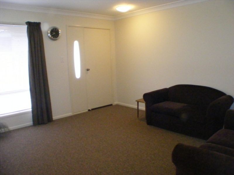 5B Vista Close, Southside QLD 4570