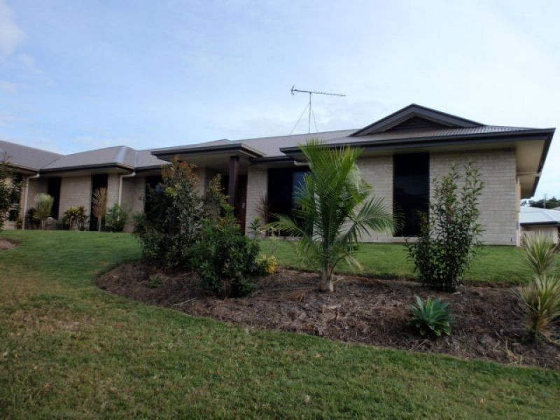 6 Moreton Court, Southside QLD 4570