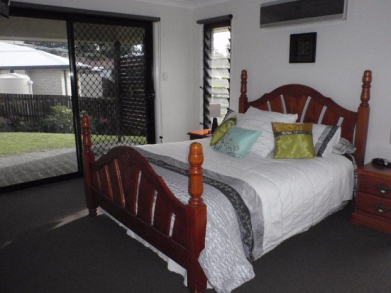 6 Moreton Court, Southside QLD 4570