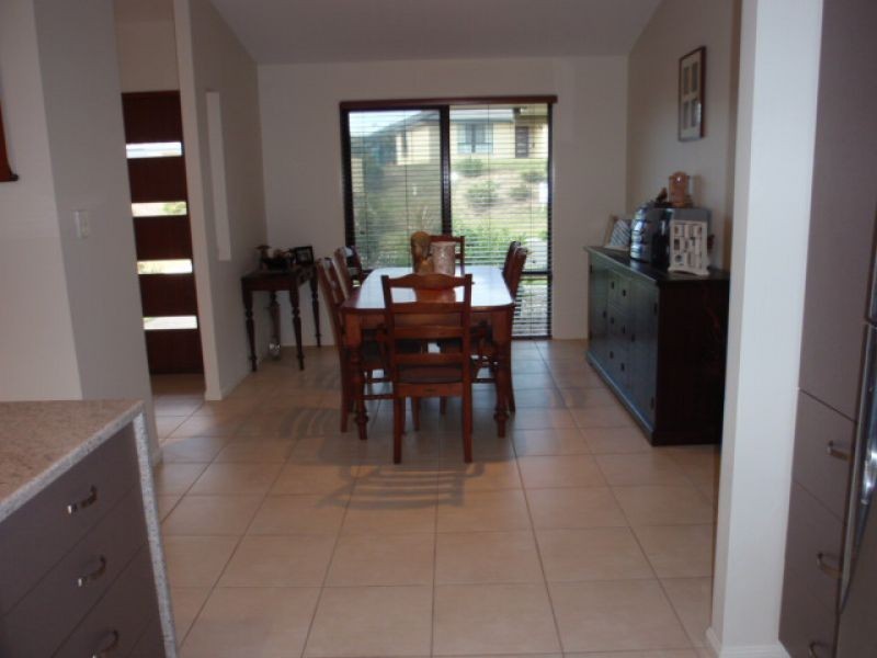 6 Moreton Court, Southside QLD 4570