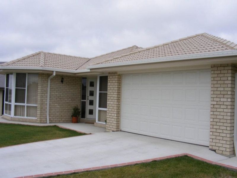 9 Petrie Court, Southside QLD 4570