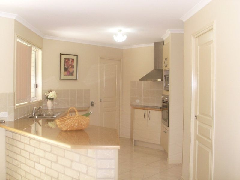 9 Petrie Court, Southside QLD 4570