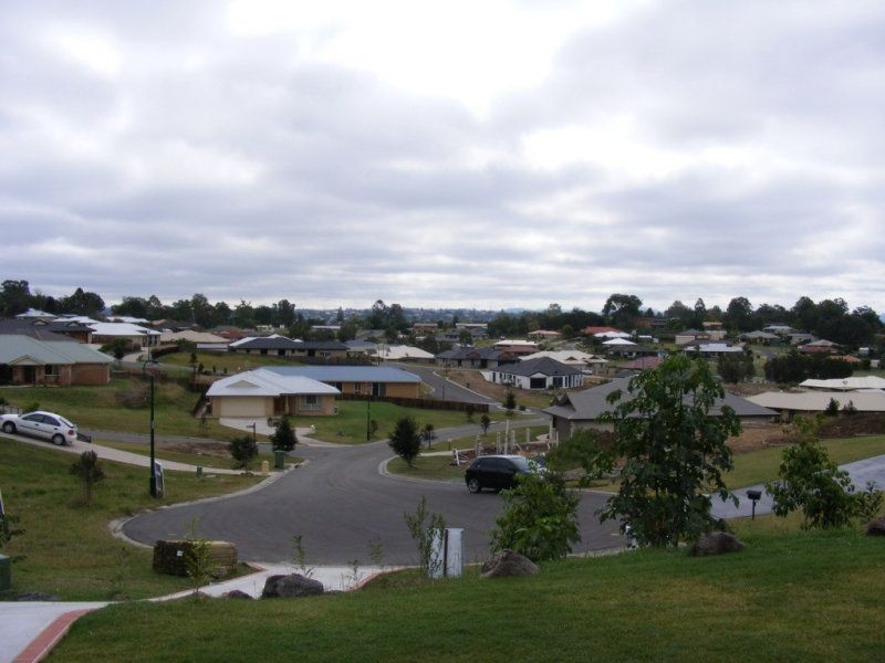 9 Petrie Court, Southside QLD 4570